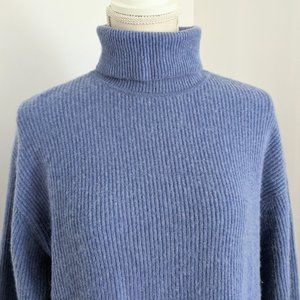 100% Cashmere, Mariele Waithe, Size M, light blue, turtleneck sweater, soft